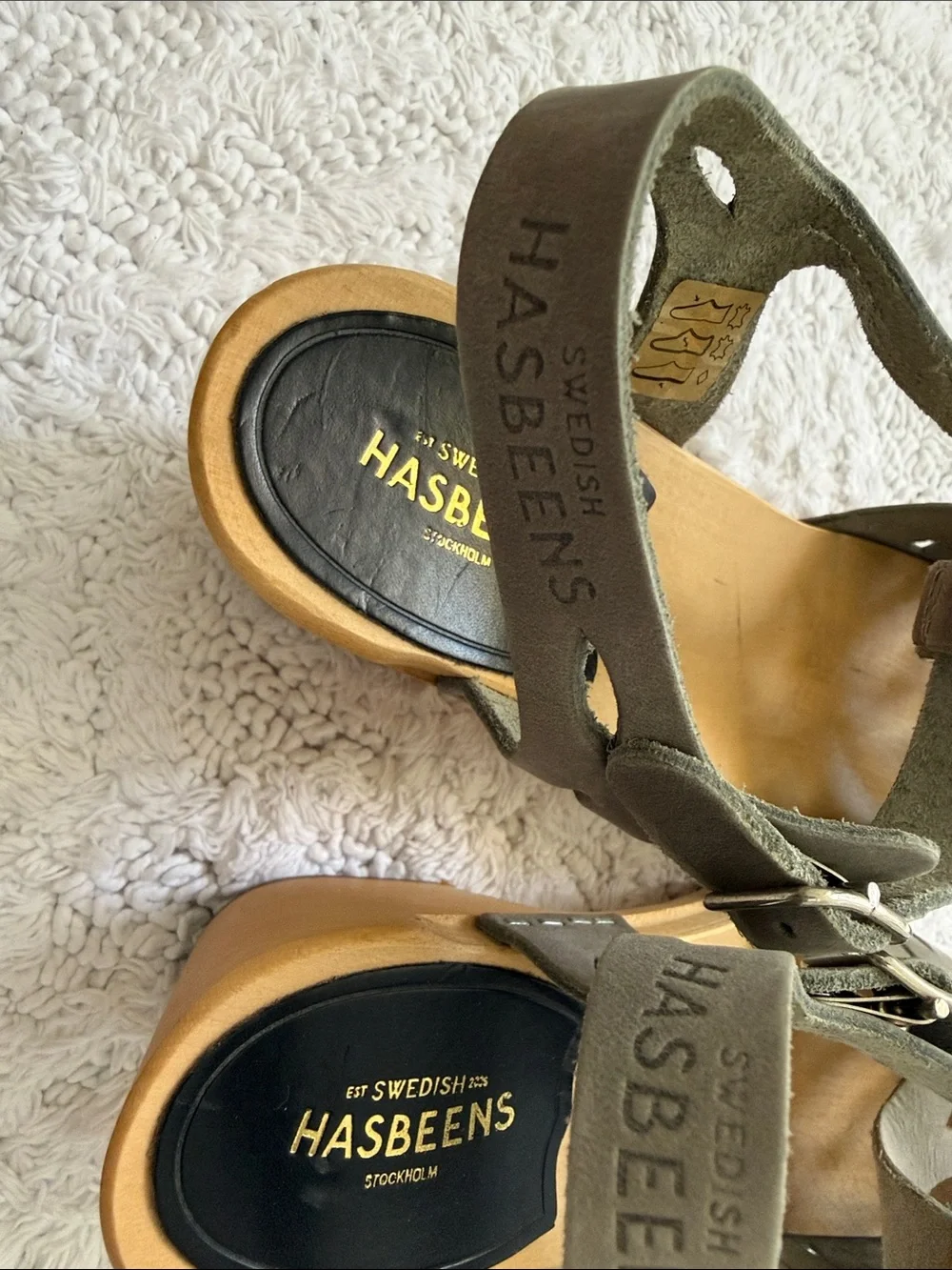 Swedish Hasbeens Light Gray Suede Cutout T-Strap Wooden Wedge Sandals EU 37 NWOT